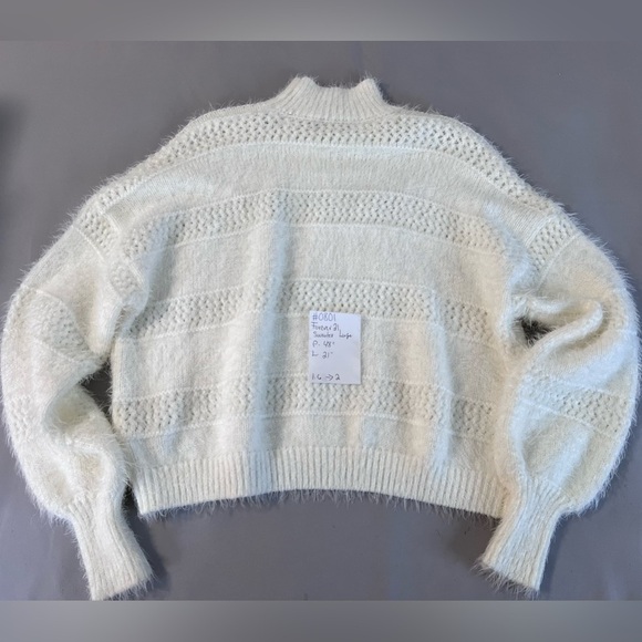 Forever 21 Fuzzy Contrast Panel Mock Neck Sweater Cream‎ Sz Large NWOT - Picture 9 of 13